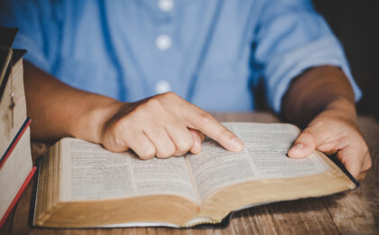 6 passos práticos para conhecer melhor os ensinamentos divinos
